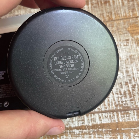 MAC Extra Dimension SkinFinish- Double Gleam🥂 - Picture 5 of 5